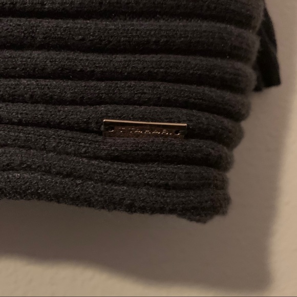 T Tahari NWT Cowl Neck Sweater - Picture 4 of 9